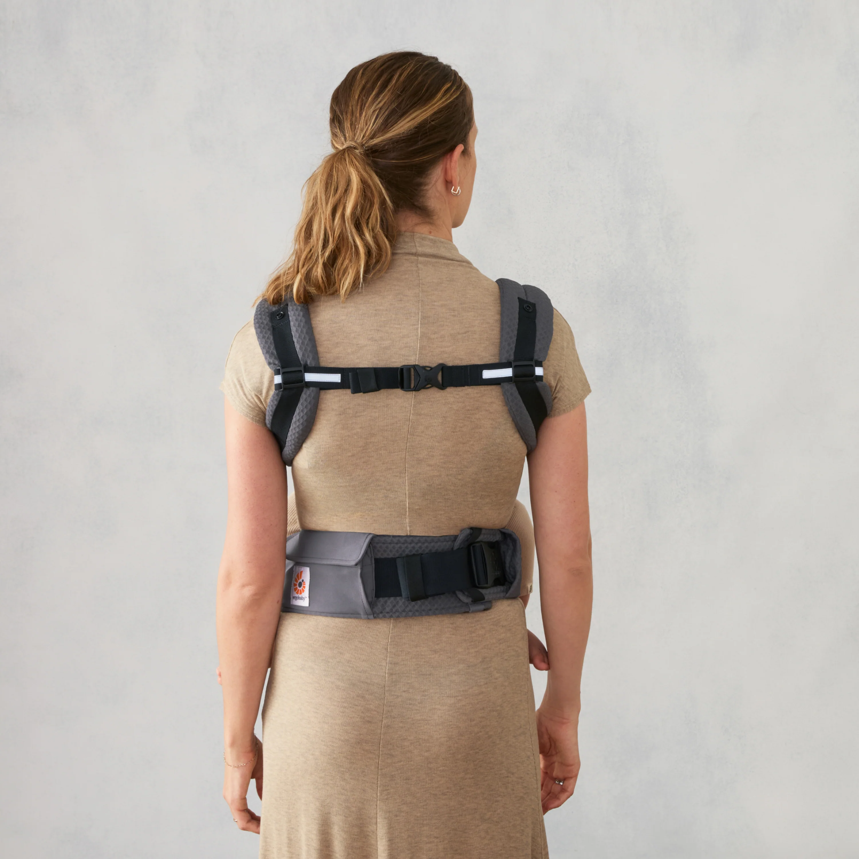 Alta Hip Seat Baby Carrier - Graphite Grey - Image 5