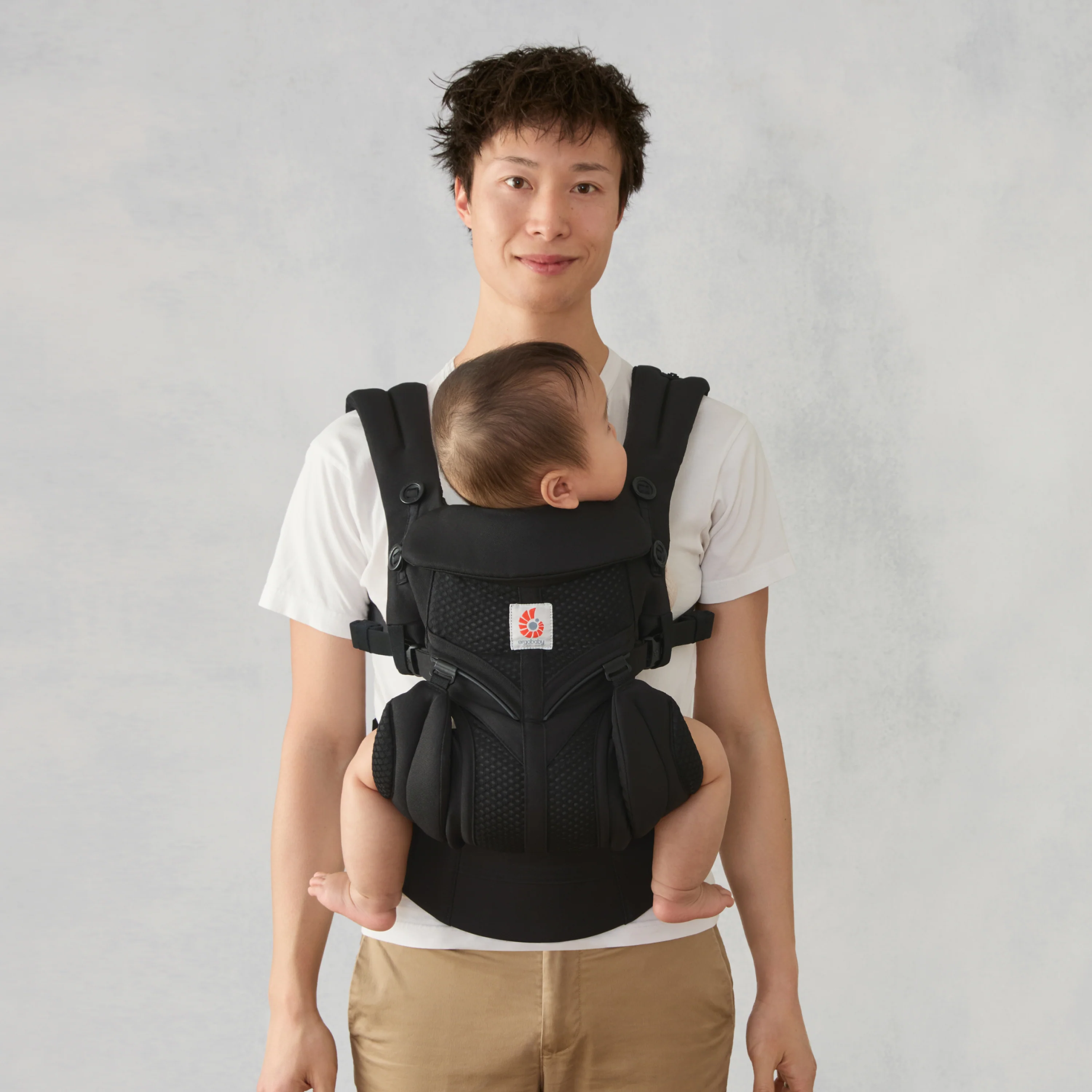 Omni Classic Mesh Baby Carrier - Onyx Black - Image 3