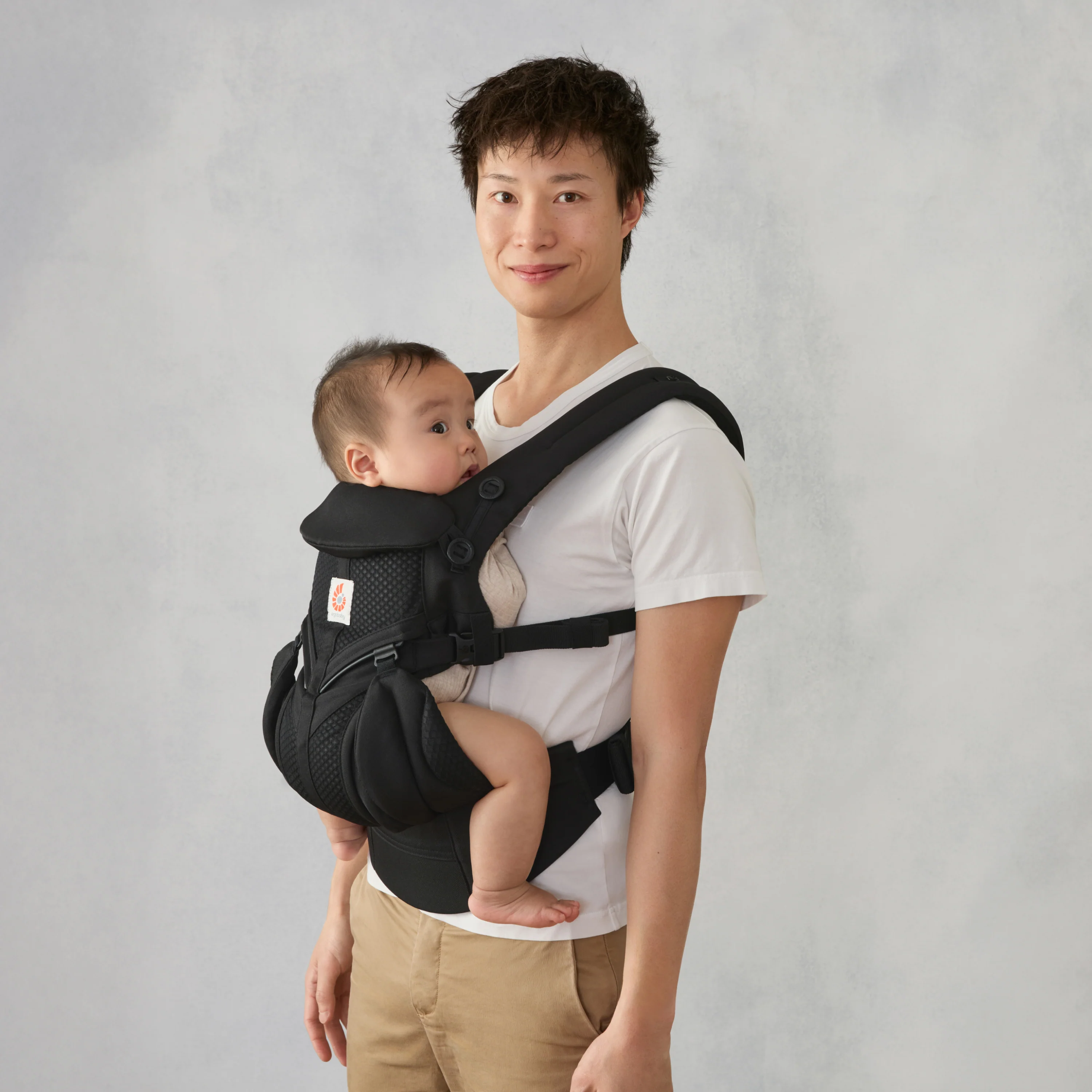 Omni Classic Mesh Baby Carrier - Onyx Black - Image 4