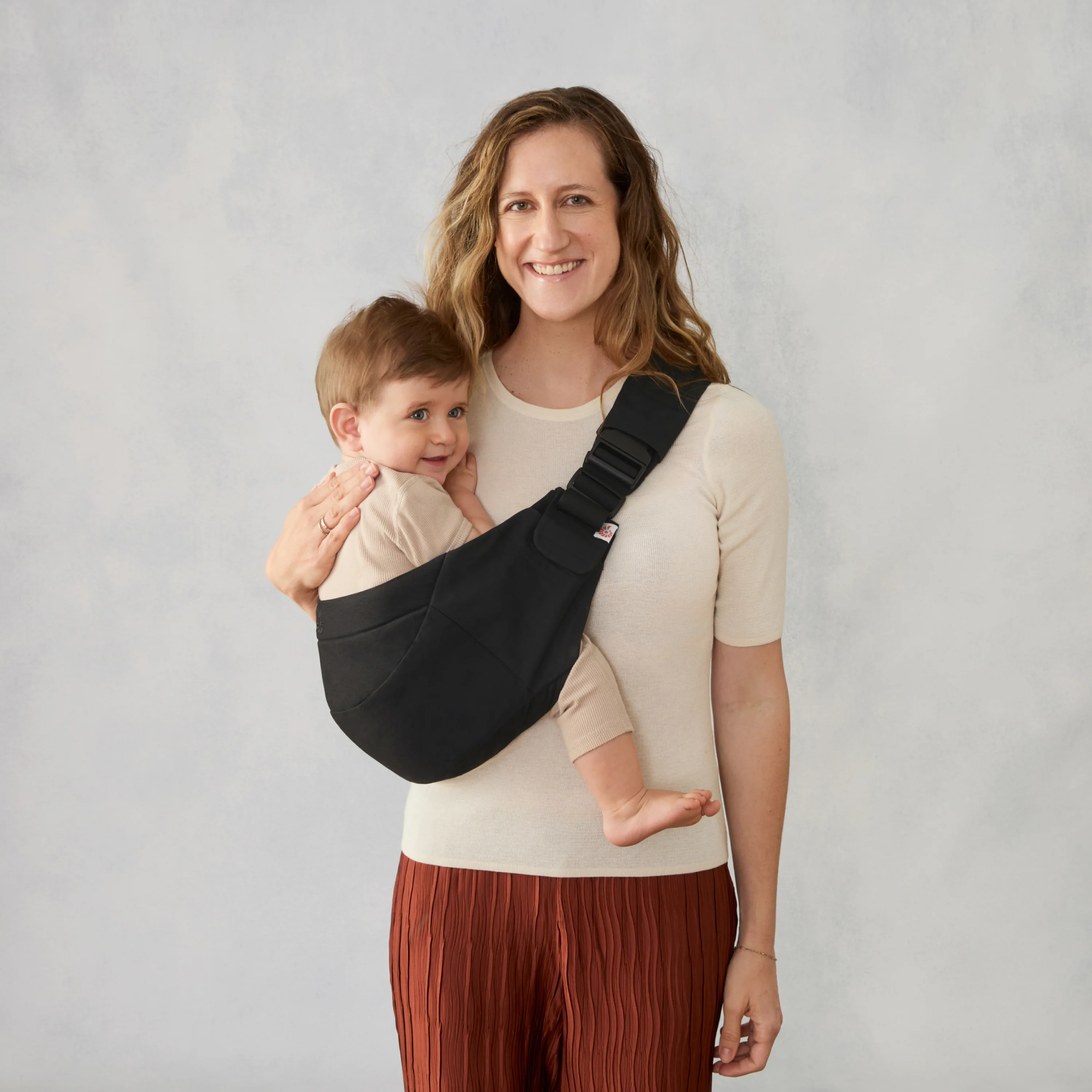 Upsie Sling Carrier - Onyx Black - Image 4